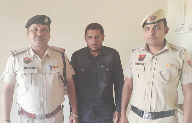 सोनीपत: गन्नौर थाना पुलिस ने विदेश भेजने के नाम पर धोखाधड़ी करने वाला गिरफ्तार सोनीपत: गन्नौर थाना पुलिस ने विदेश भेजने के नाम पर धोखाधड़ी करने वाला गिरफ्तार