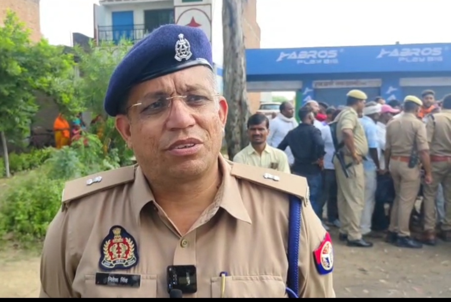 पुलिस अधीक्षक नगर रितेश सिंह। पुलिस अधीक्षक नगर रितेश सिंह।