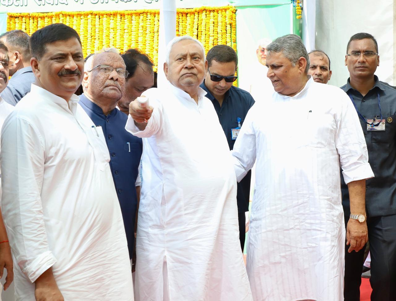 उद्घाटन करते हुए सीएम