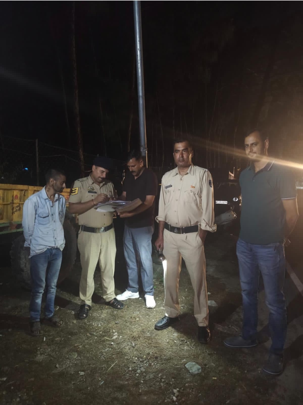 चिट्टे के साथ पकड़ा गया आरोपी।