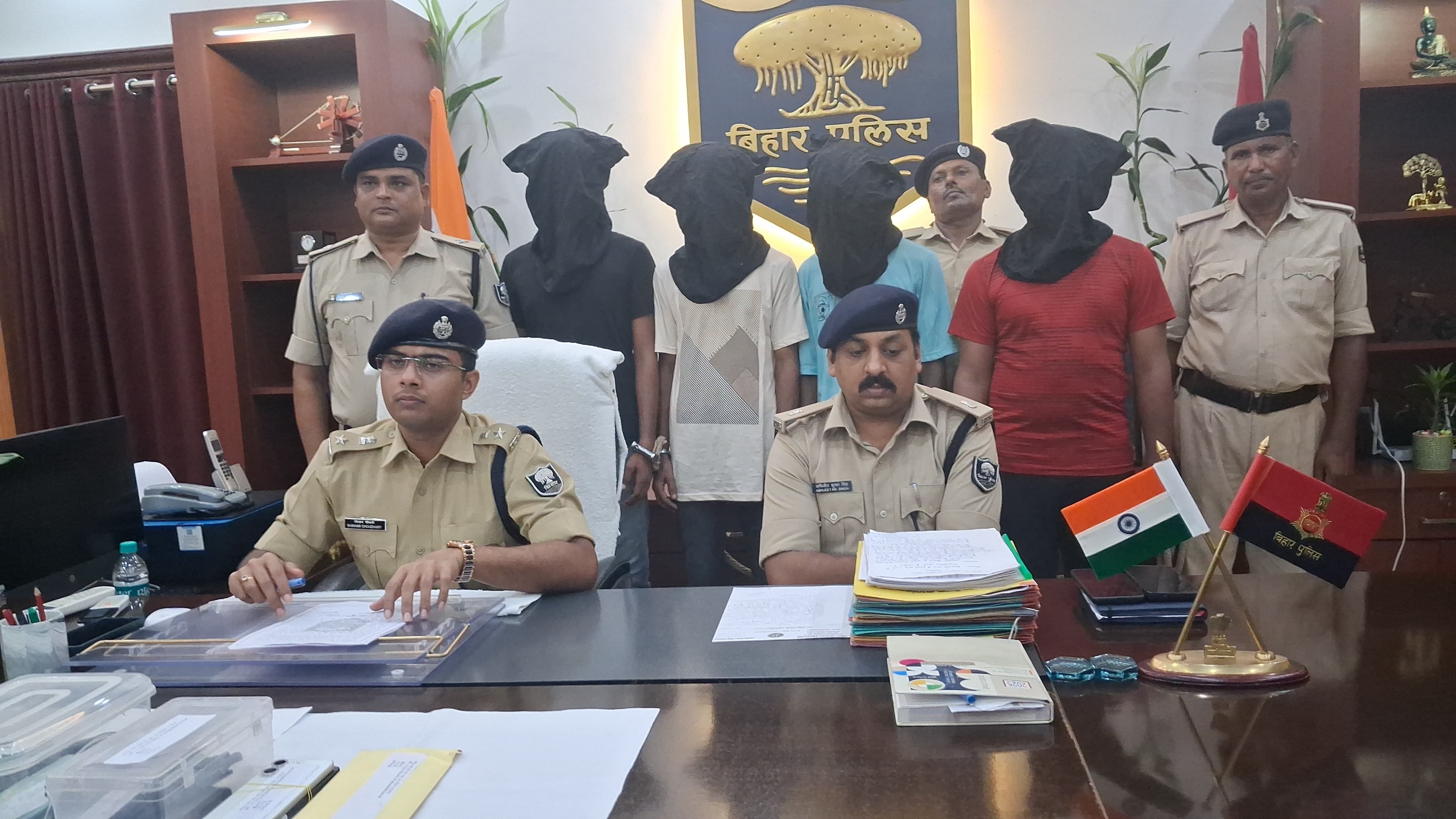 पुलिस के गिरफ्त में आरोपी