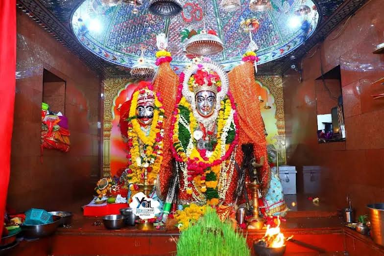 नवरात्रि विशेष : नालछामाता मंदिर बेहद चमत्कारिक स्थान, जहां माता और भैरव एक ही गद्दी पर विराजमान है नवरात्रि विशेष : नालछामाता मंदिर बेहद चमत्कारिक स्थान, जहां माता और भैरव एक ही गद्दी पर विराजमान है