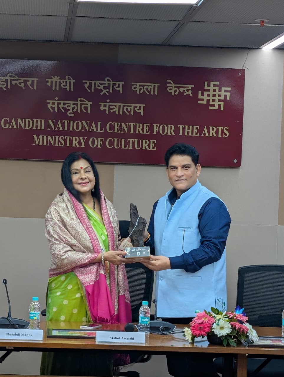 आईजीएनसीए मेंआयोजित छठे नदी उत्सव के समापन समारोह में लोक गायिका मालिनी अवस्थी आईजीएनसीए मेंआयोजित छठे नदी उत्सव के समापन समारोह में लोक गायिका मालिनी अवस्थी