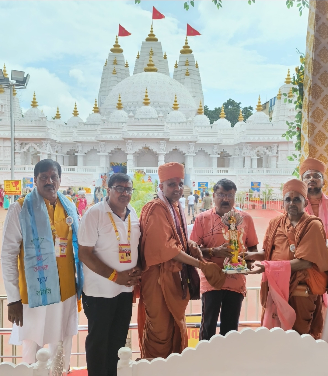 पंडाल में पहुंची संतो की टीम पंडाल में पहुंची संतो की टीम