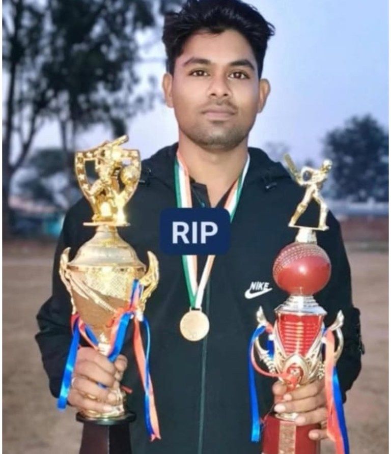 करेंट की चपेट में आए मनोज पटेल करेंट की चपेट में आए मनोज पटेल
