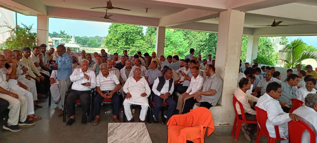प्रो. सिंह के राजेंद्र नगर स्थित आवास पर पहुंचे सीएम योगी, पार्थिव शरीर पर पुष्प चक्र अर्पित कर किया नमन* प्रो. सिंह के राजेंद्र नगर स्थित आवास पर पहुंचे सीएम योगी, पार्थिव शरीर पर पुष्प चक्र अर्पित कर किया नमन*