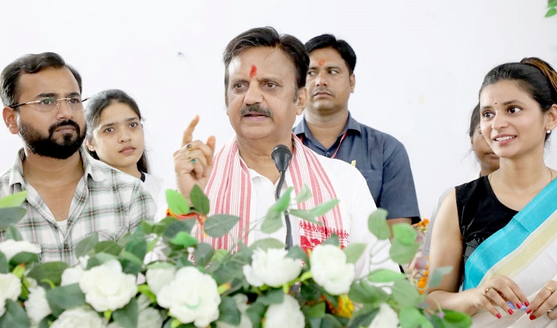 रीवा के कृष्णा राजकपूर आडिटोरियम में आयोजित कला उत्सव रीवा के कृष्णा राजकपूर आडिटोरियम में आयोजित कला उत्सव