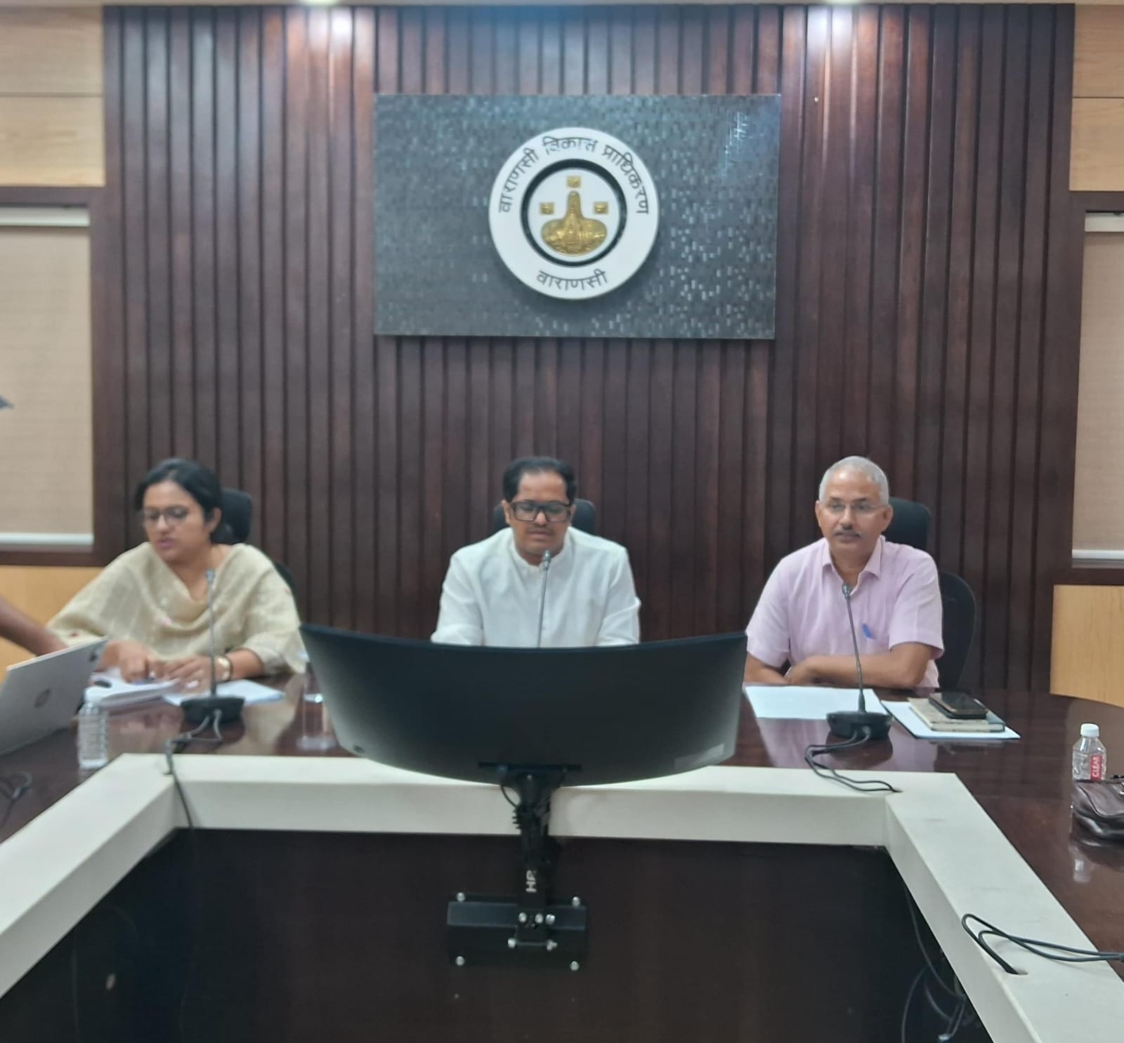 वाराणसी में रोप-वे परियोजना की जानकारी देती एनएचएनएमएल की प्रोजेक्ट निदेशक पूजा मिश्रा वाराणसी में रोप-वे परियोजना की जानकारी देती एनएचएनएमएल की प्रोजेक्ट निदेशक पूजा मिश्रा