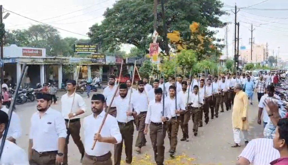 दमोह-महाविघालीन छात्रों ने किया पथ संचलन,अमर शहीद भगत सिंह जयंती पर आयोजन दमोह-महाविघालीन छात्रों ने किया पथ संचलन,अमर शहीद भगत सिंह जयंती पर आयोजन