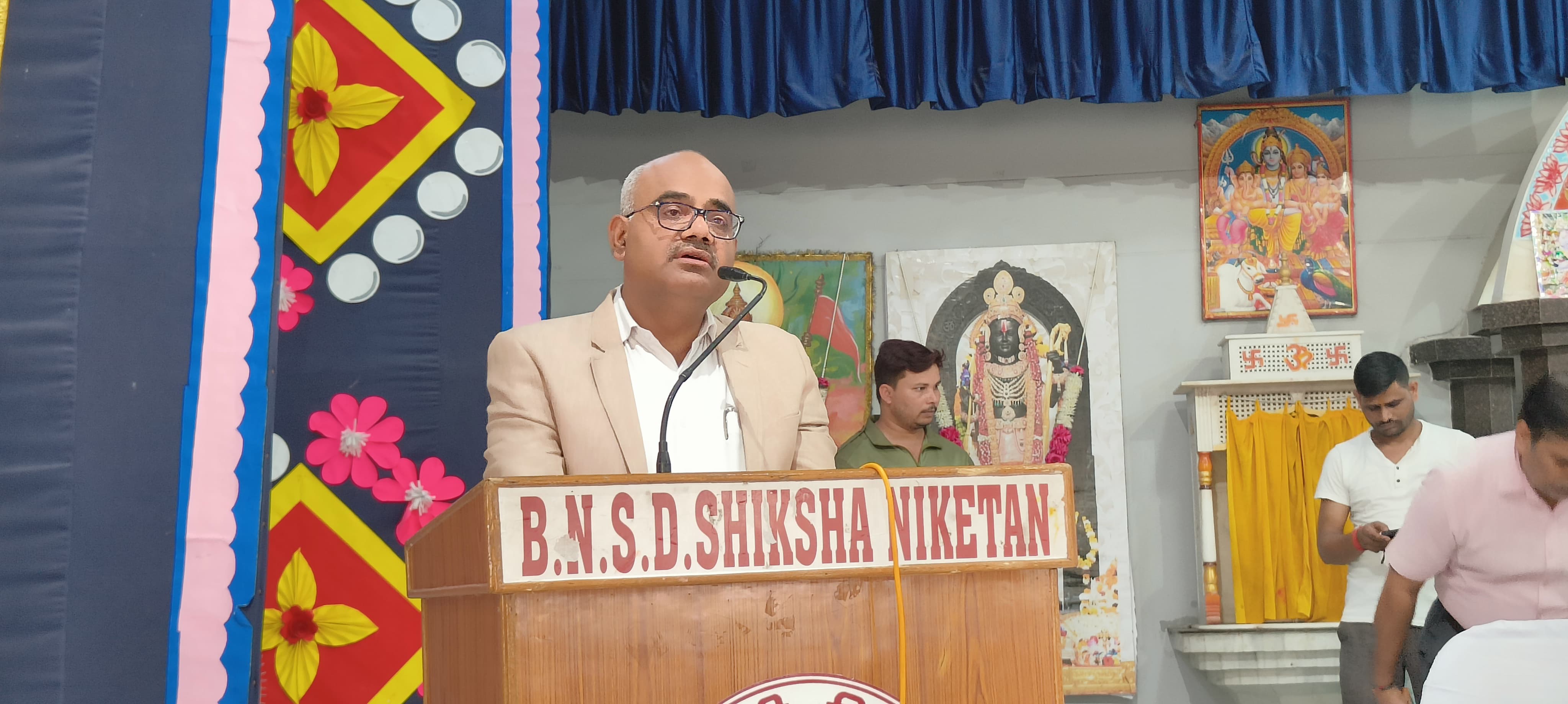 कार्यक्रम के दौरान संबोधन करते जिलाधिकारी जितेंद प्रताप सिंह का छायाचित्र कार्यक्रम के दौरान संबोधन करते जिलाधिकारी जितेंद प्रताप सिंह का छायाचित्र