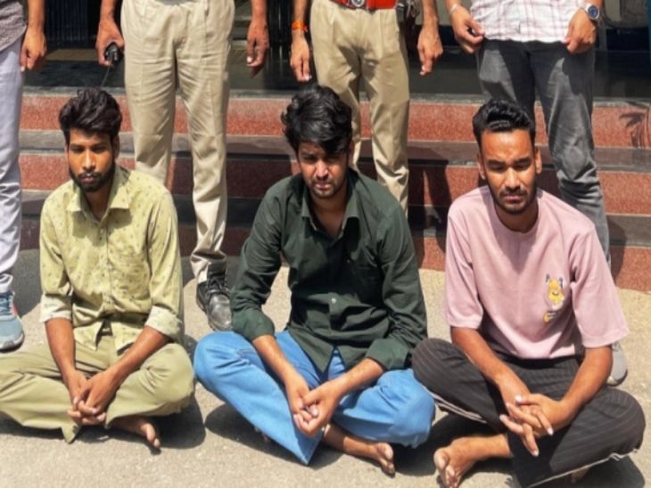 साइबर ठगी करने वालों को मोबाइल सिम कार्ड बेचने वाले तीन आरोपित गिरफ्तार साइबर ठगी करने वालों को मोबाइल सिम कार्ड बेचने वाले तीन आरोपित गिरफ्तार