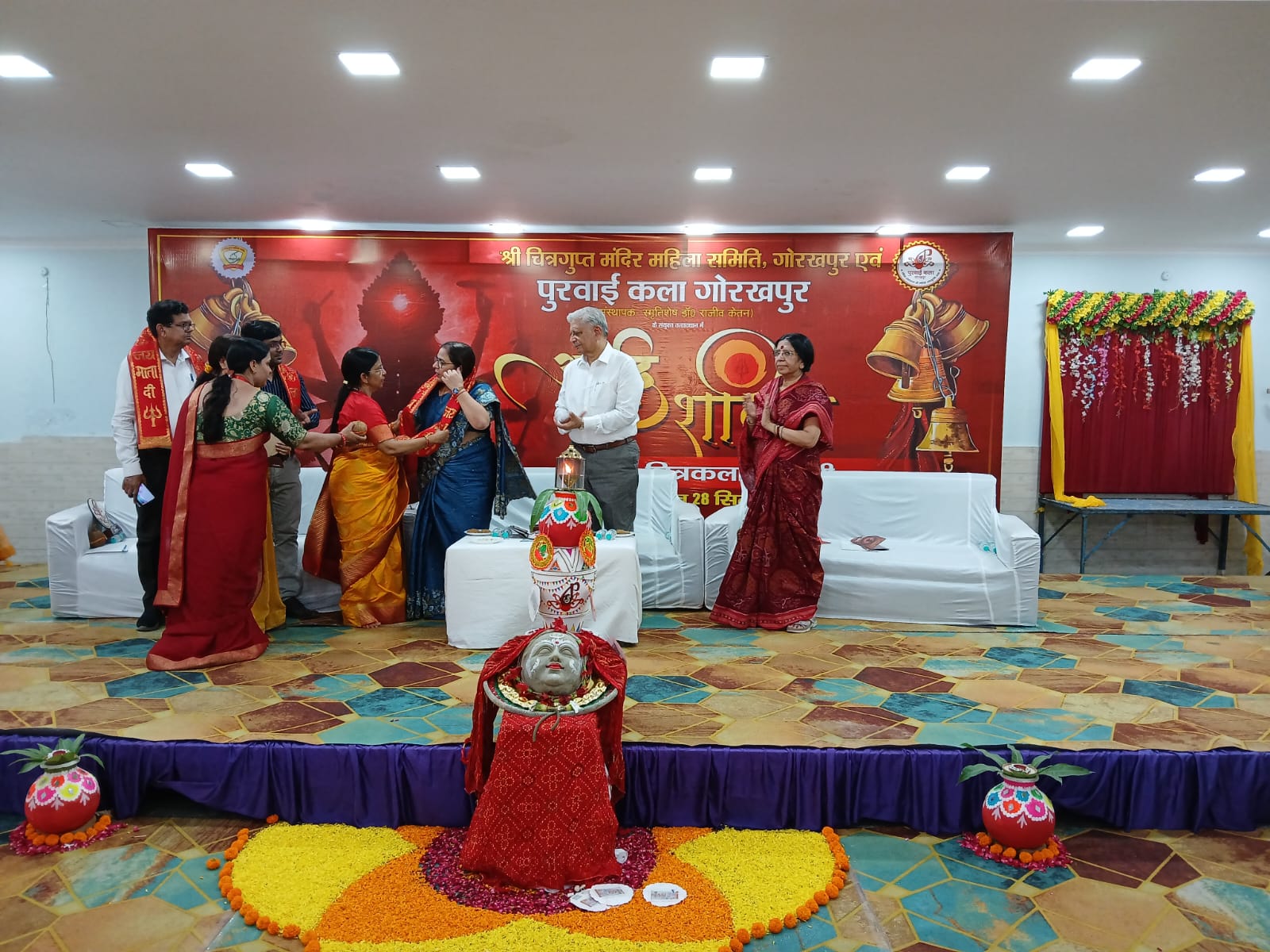 पुरवाई कला एवं श्रीचित्रगुप्त महिला समिति की ओर से हुआ प्रदर्शनी का शुभारंभ* पुरवाई कला एवं श्रीचित्रगुप्त महिला समिति की ओर से हुआ प्रदर्शनी का शुभारंभ*