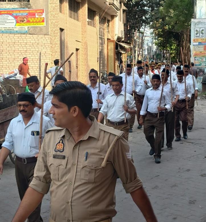 मुरादाबाद महानगर के विभिन्न क्षेत्रों में राष्ट्रीय स्वयंसेवक संघ द्वारा निकाले गए पथ संचलन में शामिल स्वयंसेवक। मुरादाबाद महानगर के विभिन्न क्षेत्रों में राष्ट्रीय स्वयंसेवक संघ द्वारा निकाले गए पथ संचलन में शामिल स्वयंसेवक।