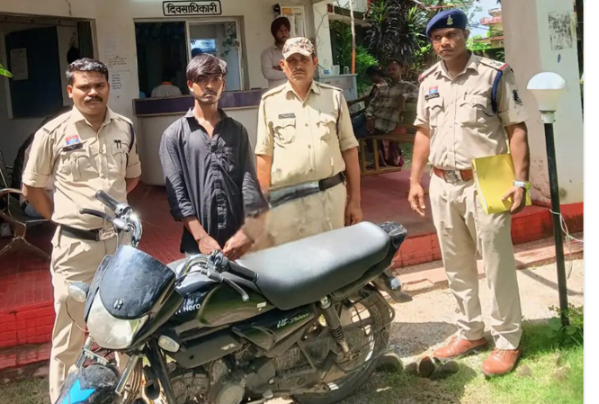 चोरी का आरोपी गिरफ्तार