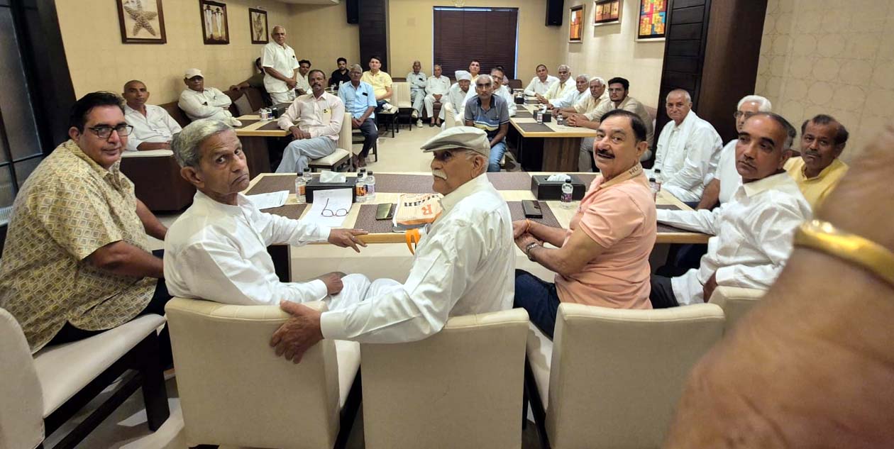 राष्ट्रीय काजला खाप की राष्ट्रीय कार्यकारिणी की बैठक में उपस्थित पदाधिकारी। राष्ट्रीय काजला खाप की राष्ट्रीय कार्यकारिणी की बैठक में उपस्थित पदाधिकारी।