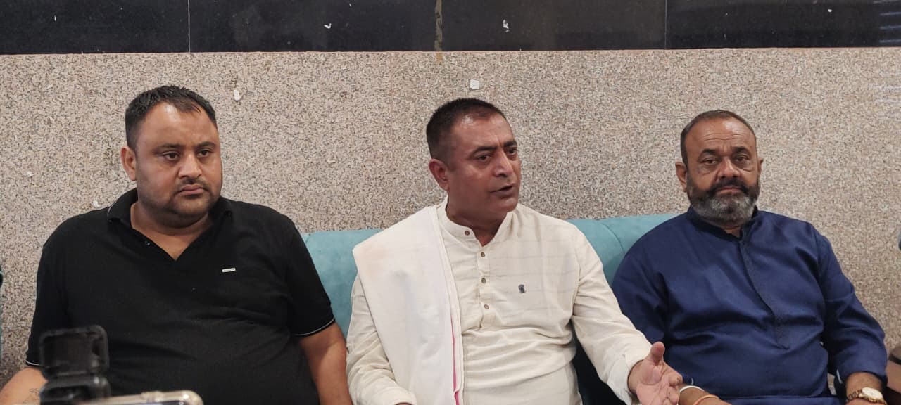 सतपाल रायजादा। सतपाल रायजादा।