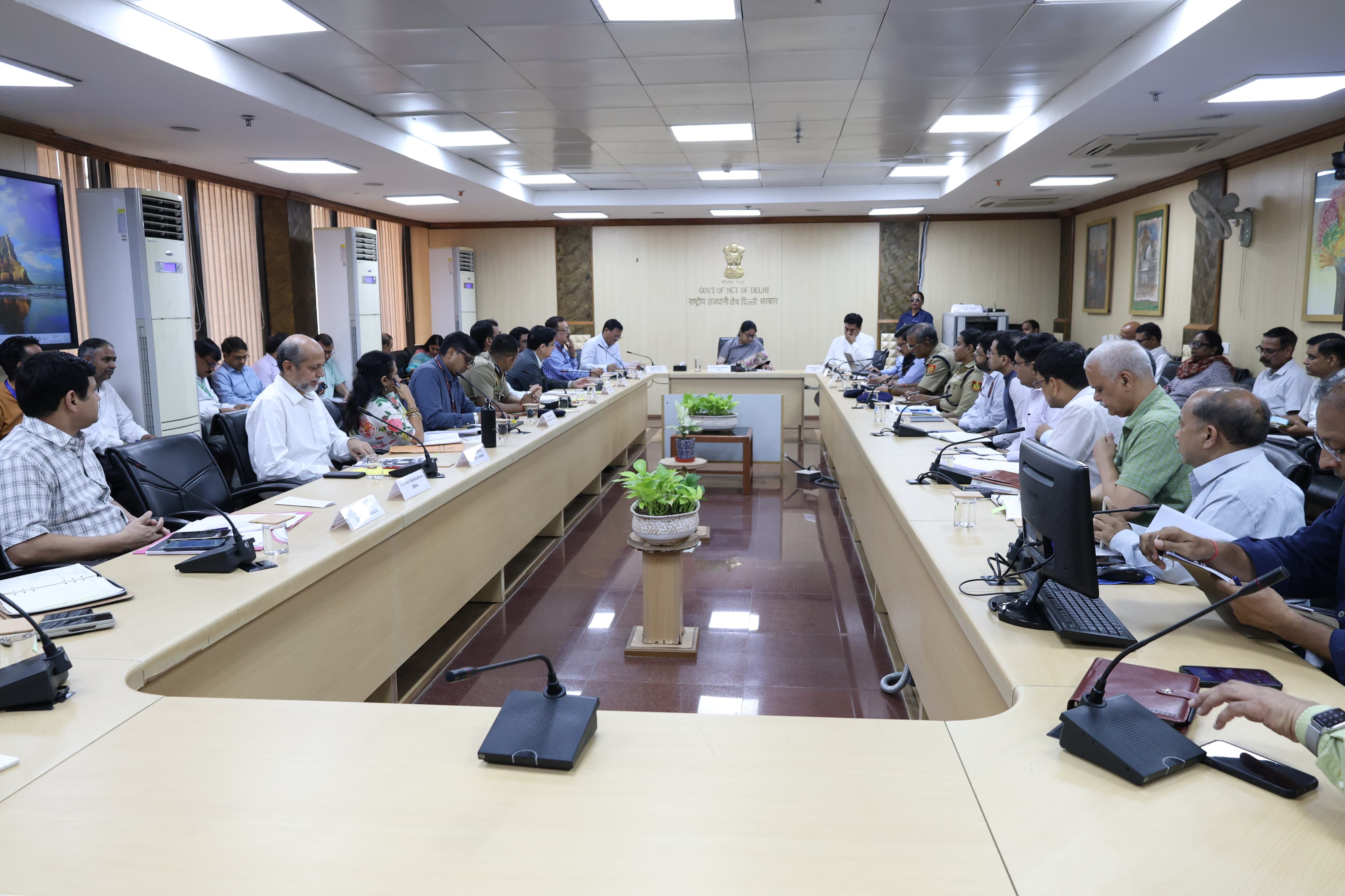 छठ पर्व की तैयारियों को लेकर सोमवार को मुख्यमंत्री रेखा गुप्ता ने दिल्ली सचिवालय में एक उच्चस्तरीय बैठक आयोजित कीं छठ पर्व की तैयारियों को लेकर सोमवार को मुख्यमंत्री रेखा गुप्ता ने दिल्ली सचिवालय में एक उच्चस्तरीय बैठक आयोजित कीं