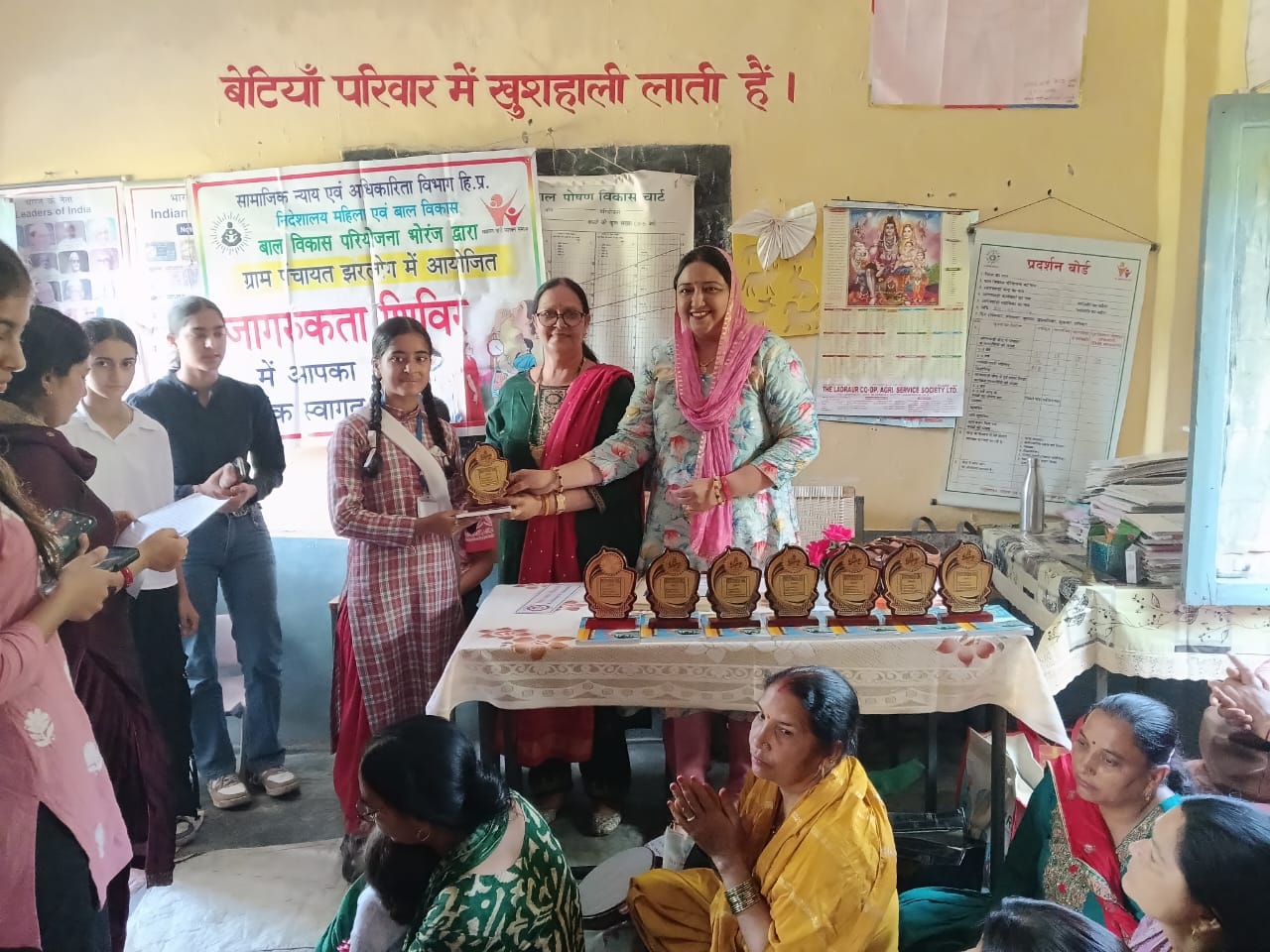 महिला एवं बाल विकास योजनाओं की दी जानकारी महिला एवं बाल विकास योजनाओं की दी जानकारी