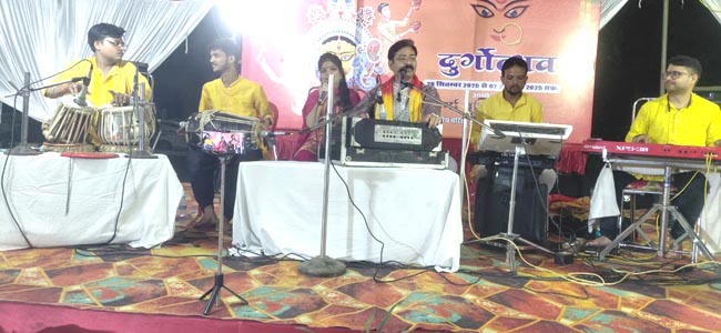 भजना गाते मनोज गुप्ता भजना गाते मनोज गुप्ता