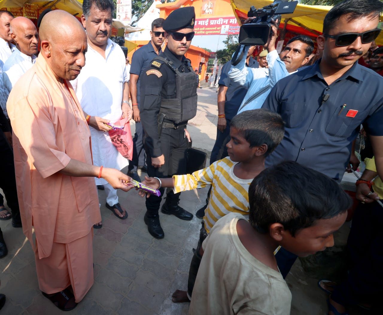 *कुसम्ही जंगल मंदिर में दर्शन-पूजन कर सीएम योगी ने की प्रदेशवासियों के मंगलमय जीवन की प्रार्थना* *कुसम्ही जंगल मंदिर में दर्शन-पूजन कर सीएम योगी ने की प्रदेशवासियों के मंगलमय जीवन की प्रार्थना*