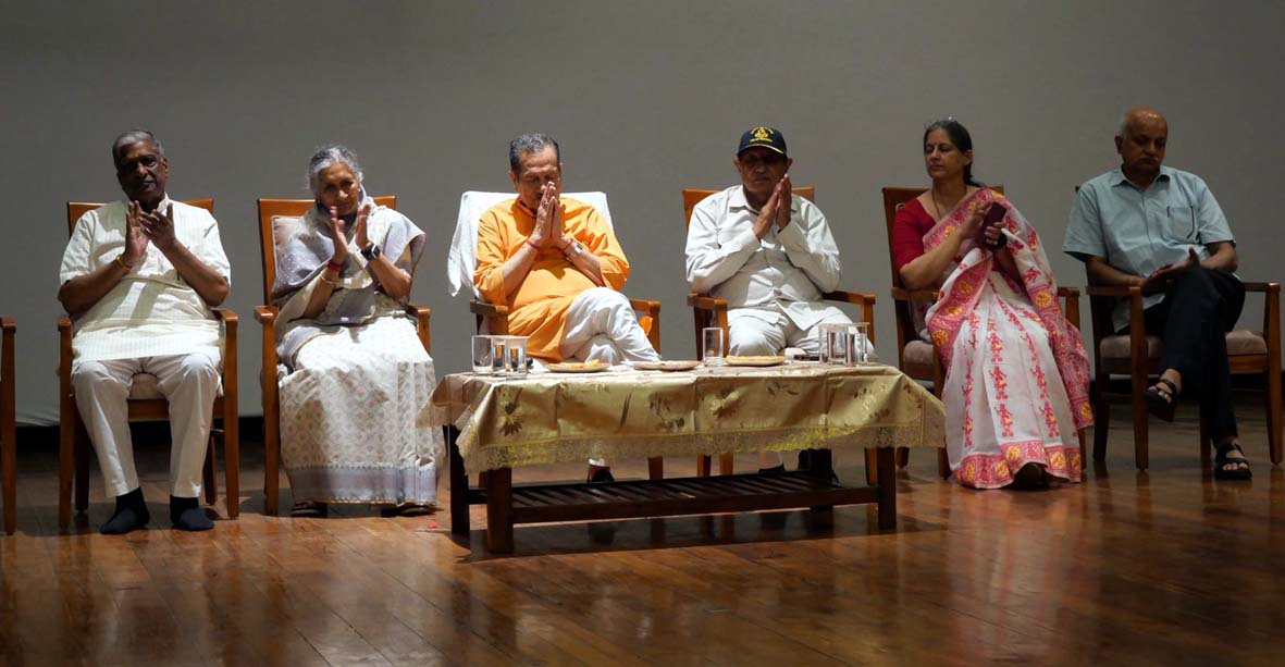 कार्यक्रम में उपस्थित डॉ. इन्द्रेश कुमार, विधायक सावित्री जिंदल एवं अन्य। कार्यक्रम में उपस्थित डॉ. इन्द्रेश कुमार, विधायक सावित्री जिंदल एवं अन्य।