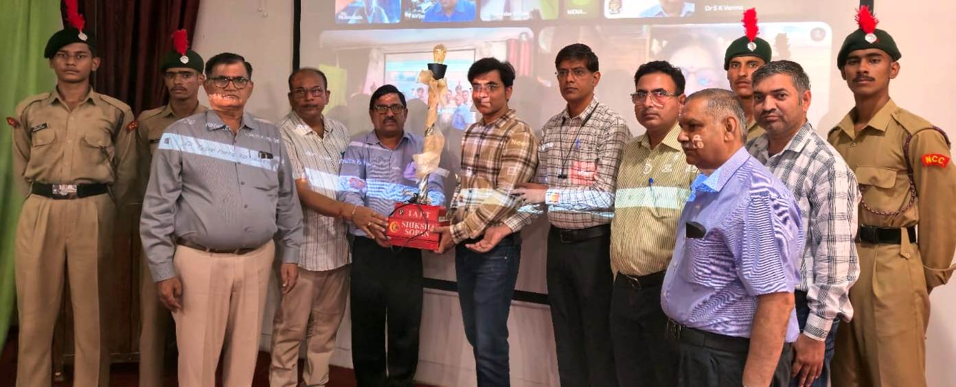 भौतिकी भारत यात्रा मशाल बीकानेर पहुंची, डॉ. अक्षय जोशी बने समन्वयक