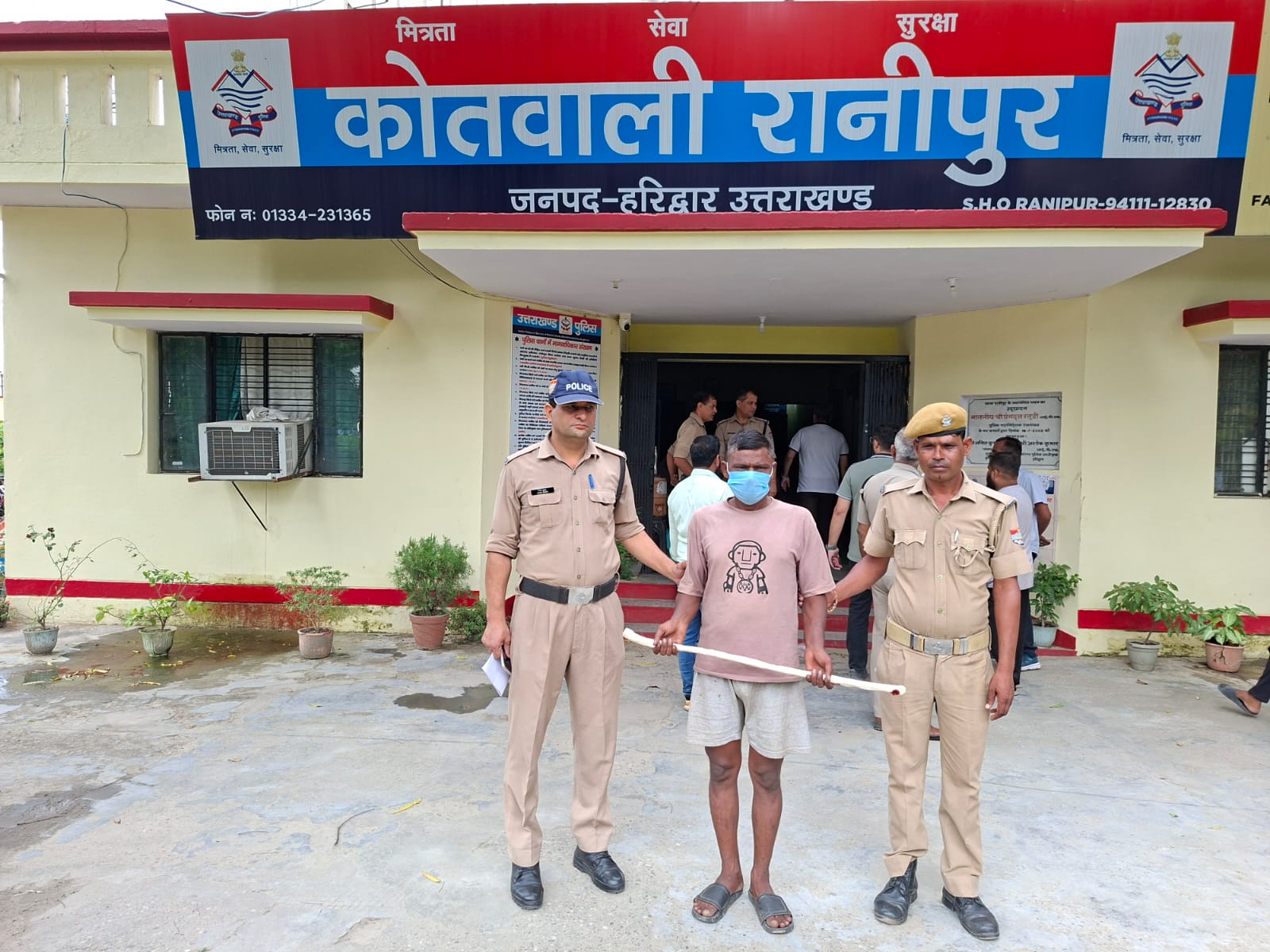 हत्यारोपित पति गिरफ्तार हत्यारोपित पति गिरफ्तार