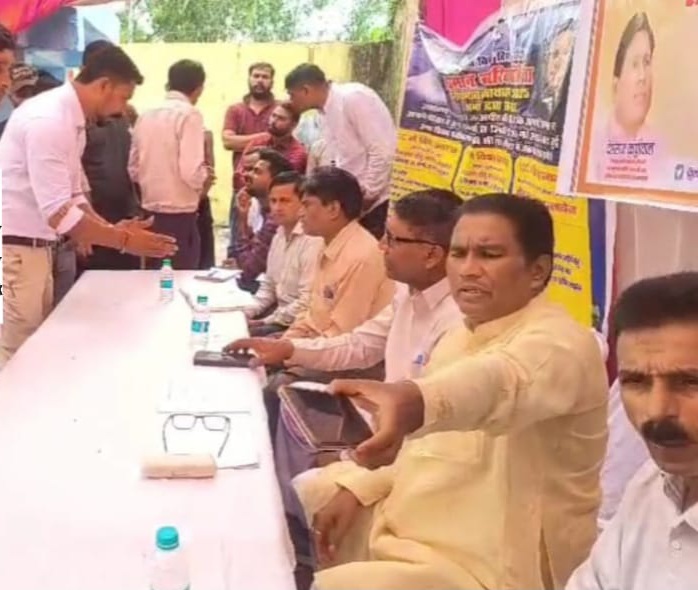 राज्य मंत्री पहुंचे बाल्मीकि बस्ती