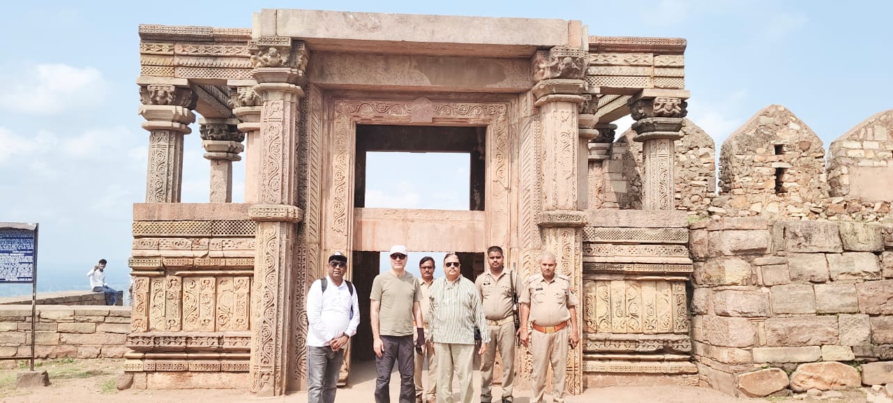 चित्रकूट जियोपार्क: यूनेस्को विशेषज्ञ दल ने किया कालिंजर किले से बृहस्पति कुंड तक भू-सांस्कृतिक धरोहर स्थलों का निरीक्षण
