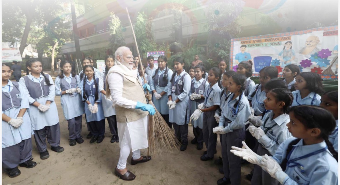 स्वच्छता पखवाड़ा अब तक 13 करोड़ से अधिक लोगों की भागीदारी, 12.88 लाख इकाइयों की सफाई स्वच्छता पखवाड़ा अब तक 13 करोड़ से अधिक लोगों की भागीदारी, 12.88 लाख इकाइयों की सफाई