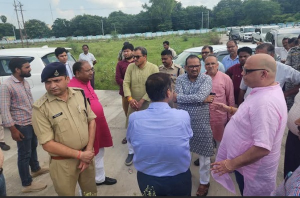 मुरैना: बागेश्वर धाम के पीठाधीश्वर धीरेंद्र कृष्ण शास्त्री 3 अक्टूबर को जौरा में मुरैना: बागेश्वर धाम के पीठाधीश्वर धीरेंद्र कृष्ण शास्त्री 3 अक्टूबर को जौरा में