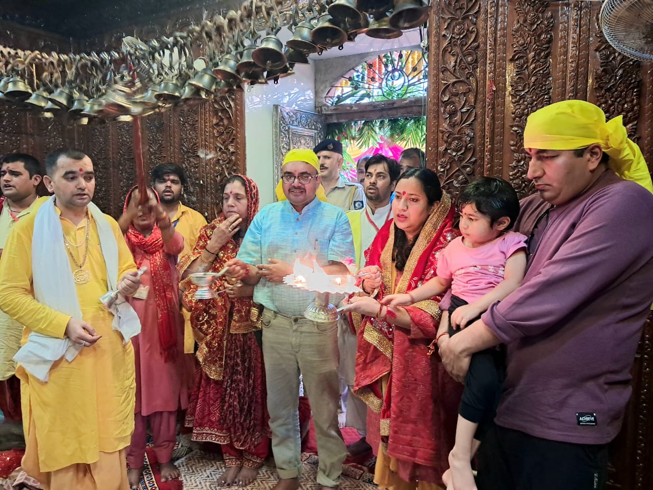 डी सी प्रियंका वर्मा ने माता बालासुंदरी मंदिर त्रिलोकपुर में की पूजा अर्चना