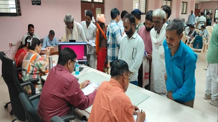 ग्वालियरः कलेक्ट्रेट की जन-सुनवाई ग्वालियरः कलेक्ट्रेट की जन-सुनवाई