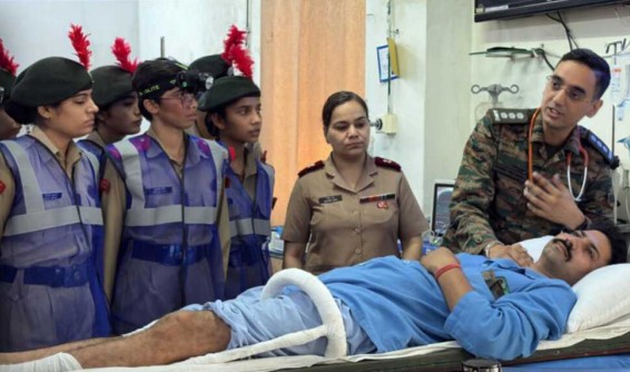 एनसीसी कैडेट्स ने 166 सैन्य अस्पताल, जम्मू में सैन्य अस्पताल अटैचमेंट कैंप में भाग लिया
