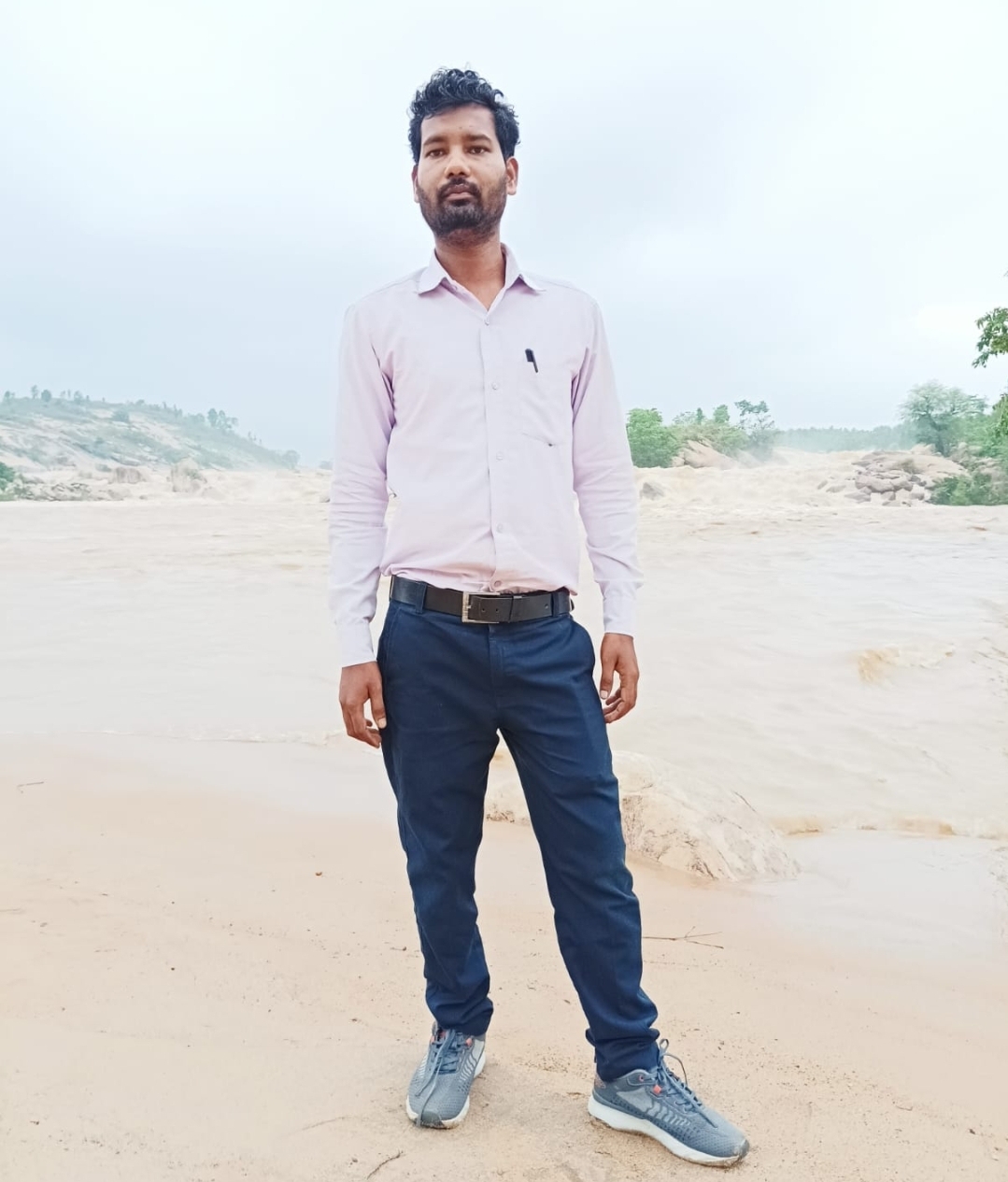 सतीश की फाइल फोटो