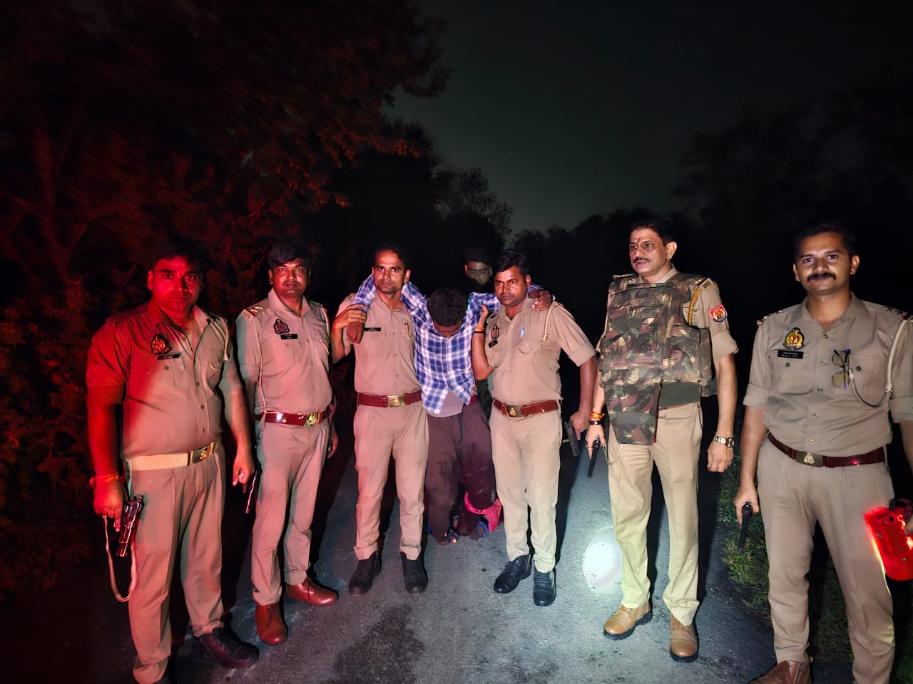 घायल हत्यारोपी पुलिस गिरफ्त में