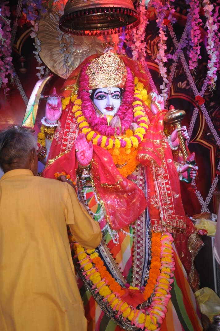 देवी मंदिरों में भक्ति और श्रद्धा से मनाई अष्टमी
