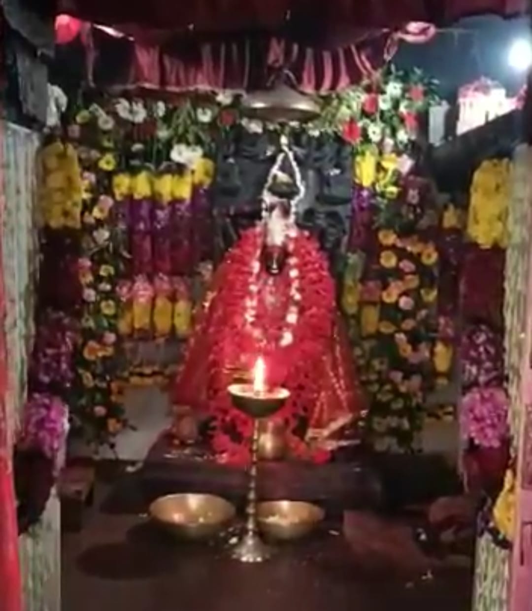 मां दिउड़ी मंदिर में माता की प्रतिमा