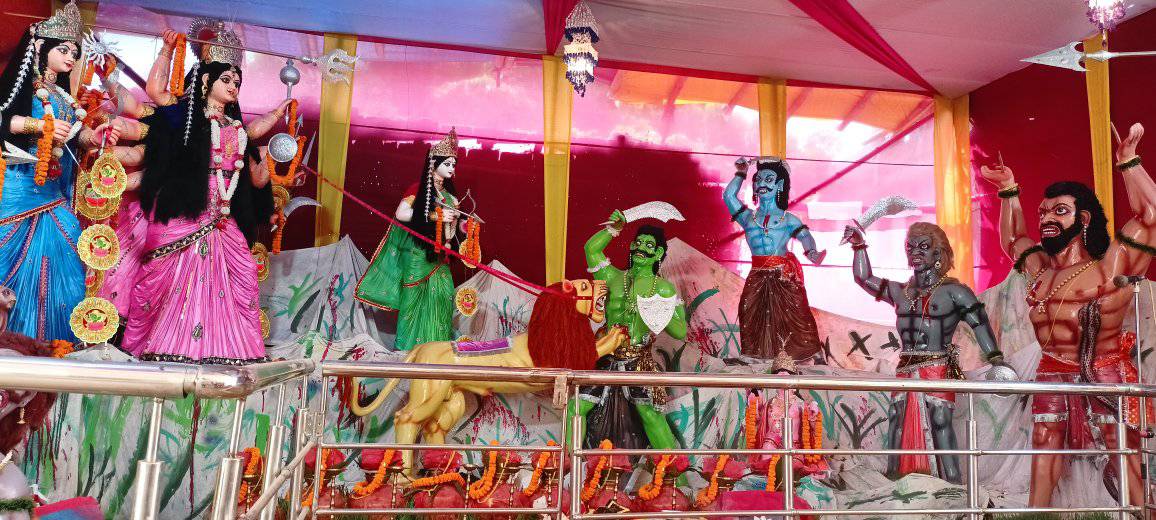 शारदीय नवरात्र के पावन अवसर पर शहर से लेकर  ग्रामीण इलाकों तक आस्था और उत्सव का माहौल