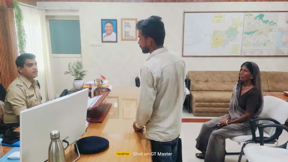 एसपी ने सुनी आमजनों की समस्याएं, कलेक्ट्रेट में भी हुई जनसुनवाई एसपी ने सुनी आमजनों की समस्याएं, कलेक्ट्रेट में भी हुई जनसुनवाई