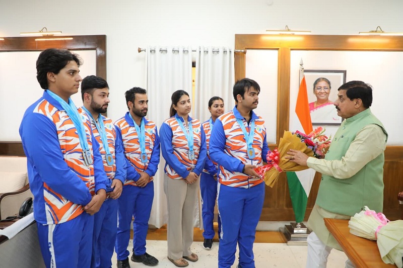 मुख्‍यमंत्री डॉ. माेहन यादव से मिले एशियन शूटिंग चैम्पियनशिप में पदक जीतने वाले मप्र के खिलाड़ी