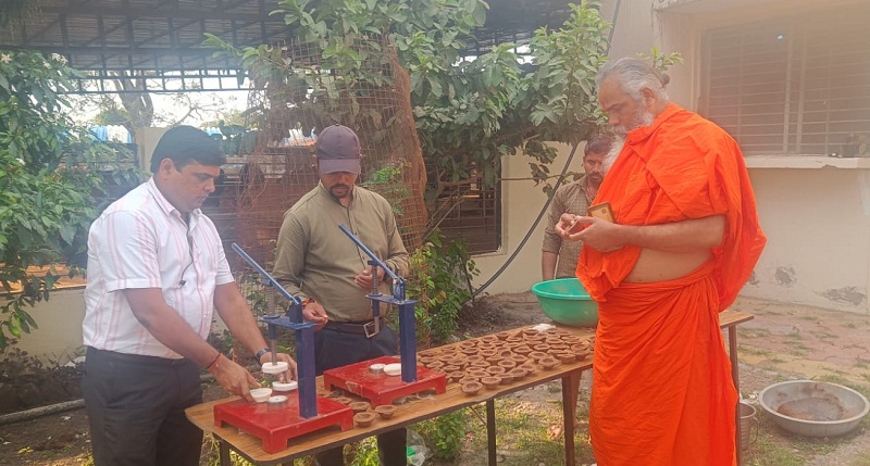 कलेक्टर के नवाचार से गौशाला में उत्पादन प्रारम्भ कलेक्टर के नवाचार से गौशाला में उत्पादन प्रारम्भ