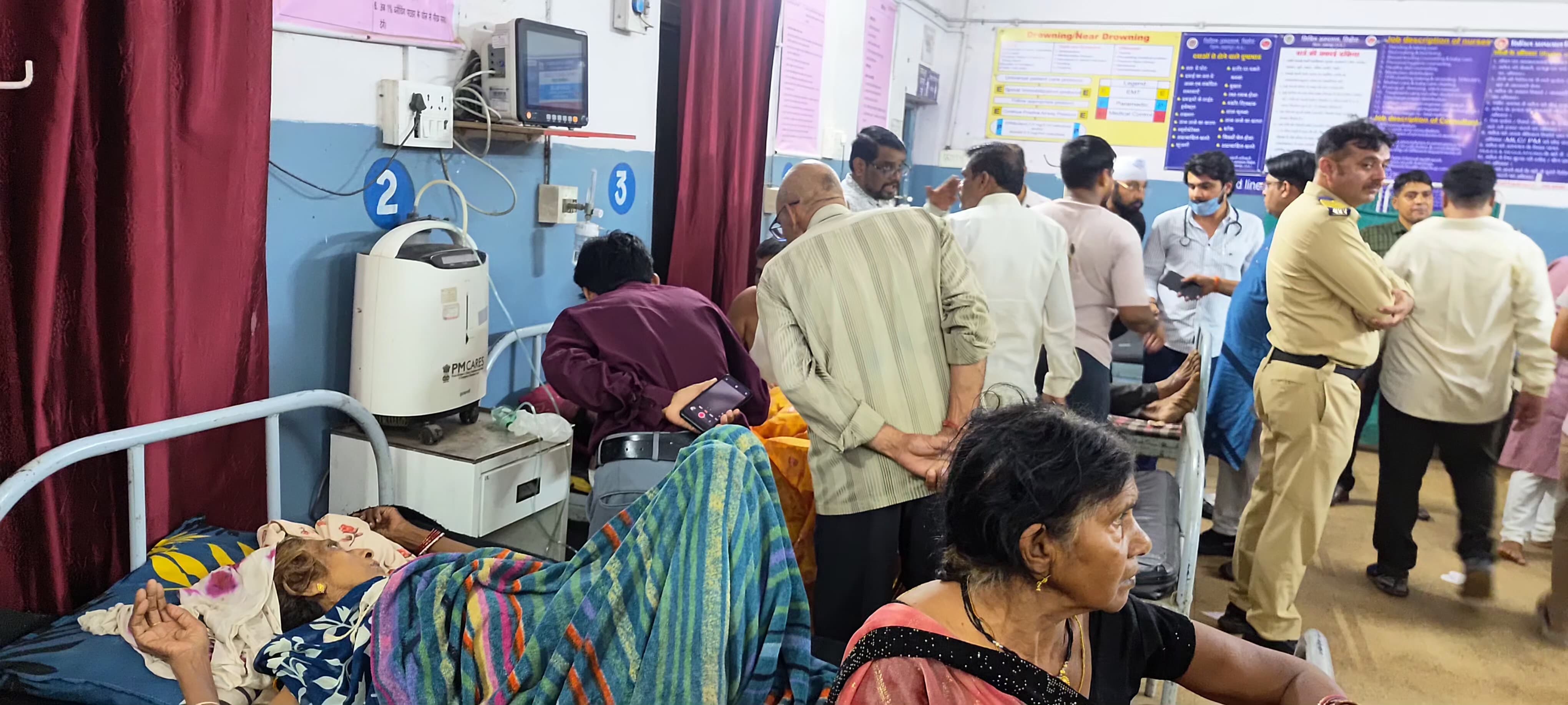 नवरात्र में चल रहे भंडारे में घुसी बेलगाम बस, 15 घायल, देर रात तक घायलों का इलाज जारी