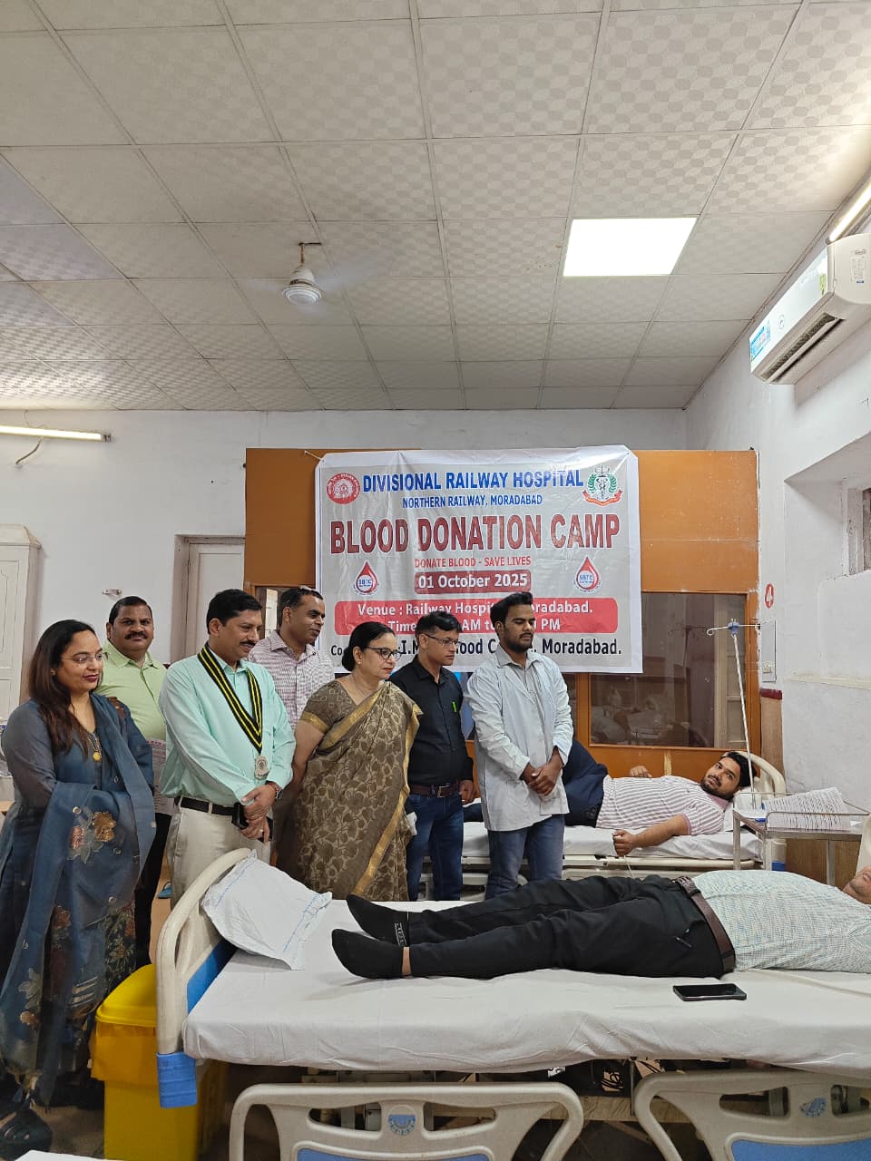 आईएमए ब्लड बैंक मुरादाबाद के सहयोग से मंडल रेल चिकित्सालय में लगे रक्तदान शिविर में रक्तदान करता व्यक्ति। आईएमए ब्लड बैंक मुरादाबाद के सहयोग से मंडल रेल चिकित्सालय में लगे रक्तदान शिविर में रक्तदान करता व्यक्ति।
