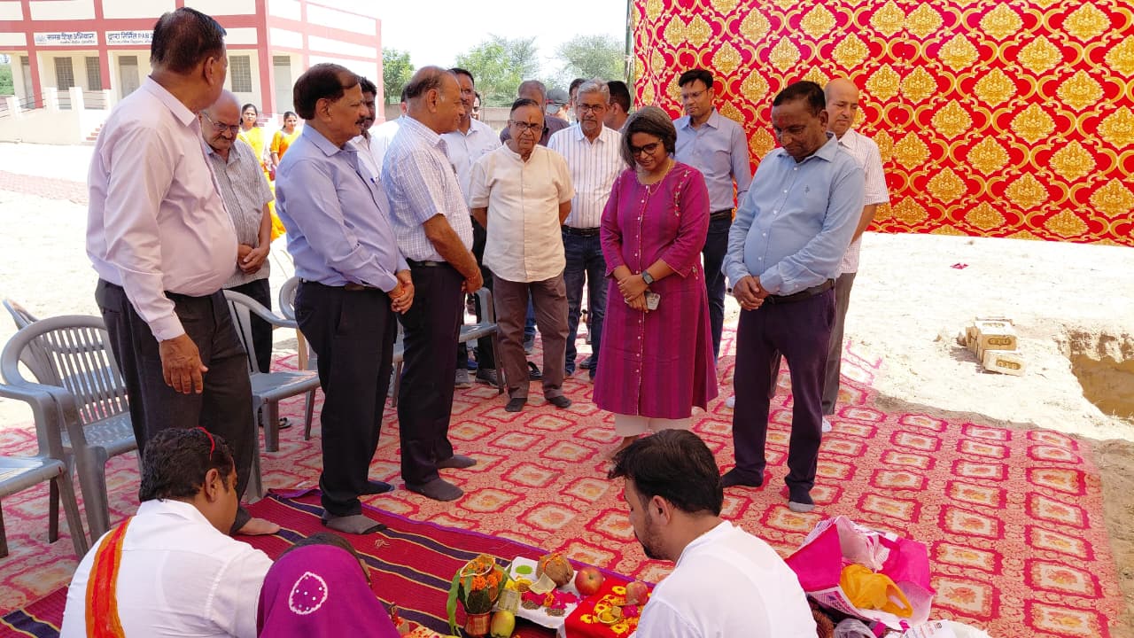 भामाशाह मूंधड़ा परिवार बनाएगा दृष्टिबाधित छात्राओं के लिए प्रदेश का पहला छात्रावास भामाशाह मूंधड़ा परिवार बनाएगा दृष्टिबाधित छात्राओं के लिए प्रदेश का पहला छात्रावास