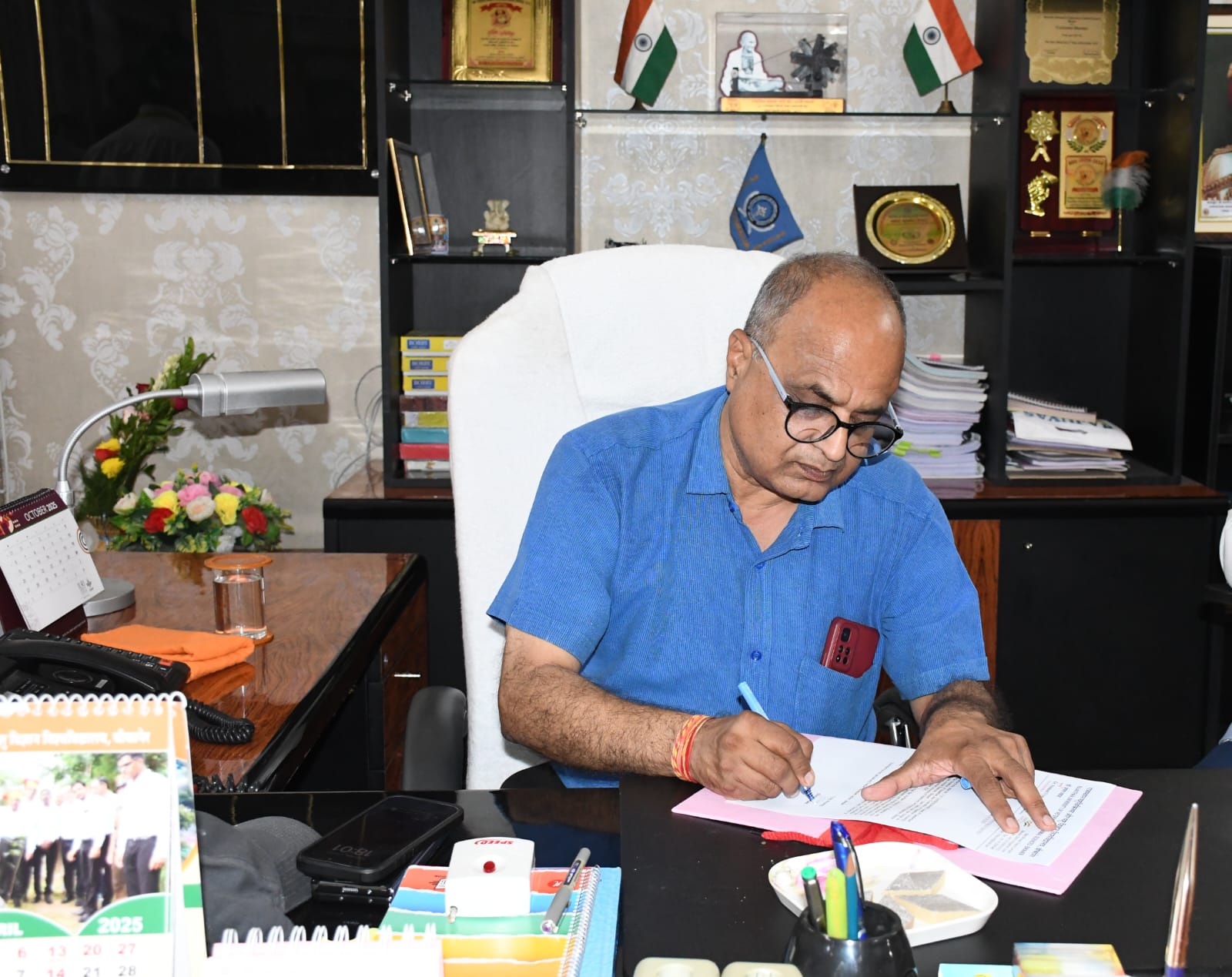डॉ. सुमंत व्यास ने वेटरनरी विश्वविद्यालय कुलगुरू पद का कार्यभार ग्रहण किया