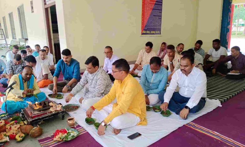 रायगढ़ पुलिस ने किया शस्त्र पूजन