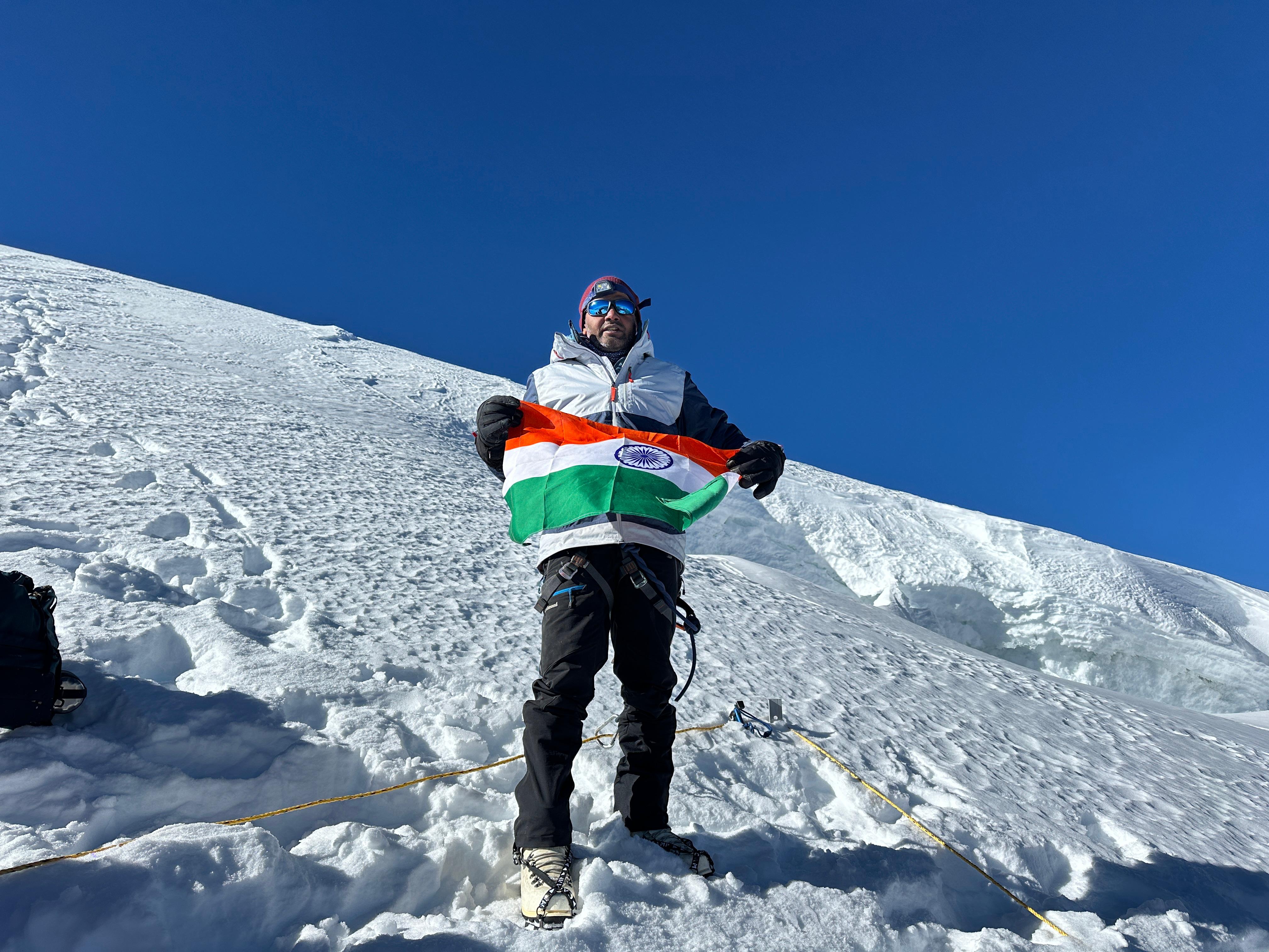 पर्वतारोही प्रो. मनोज कुमार।