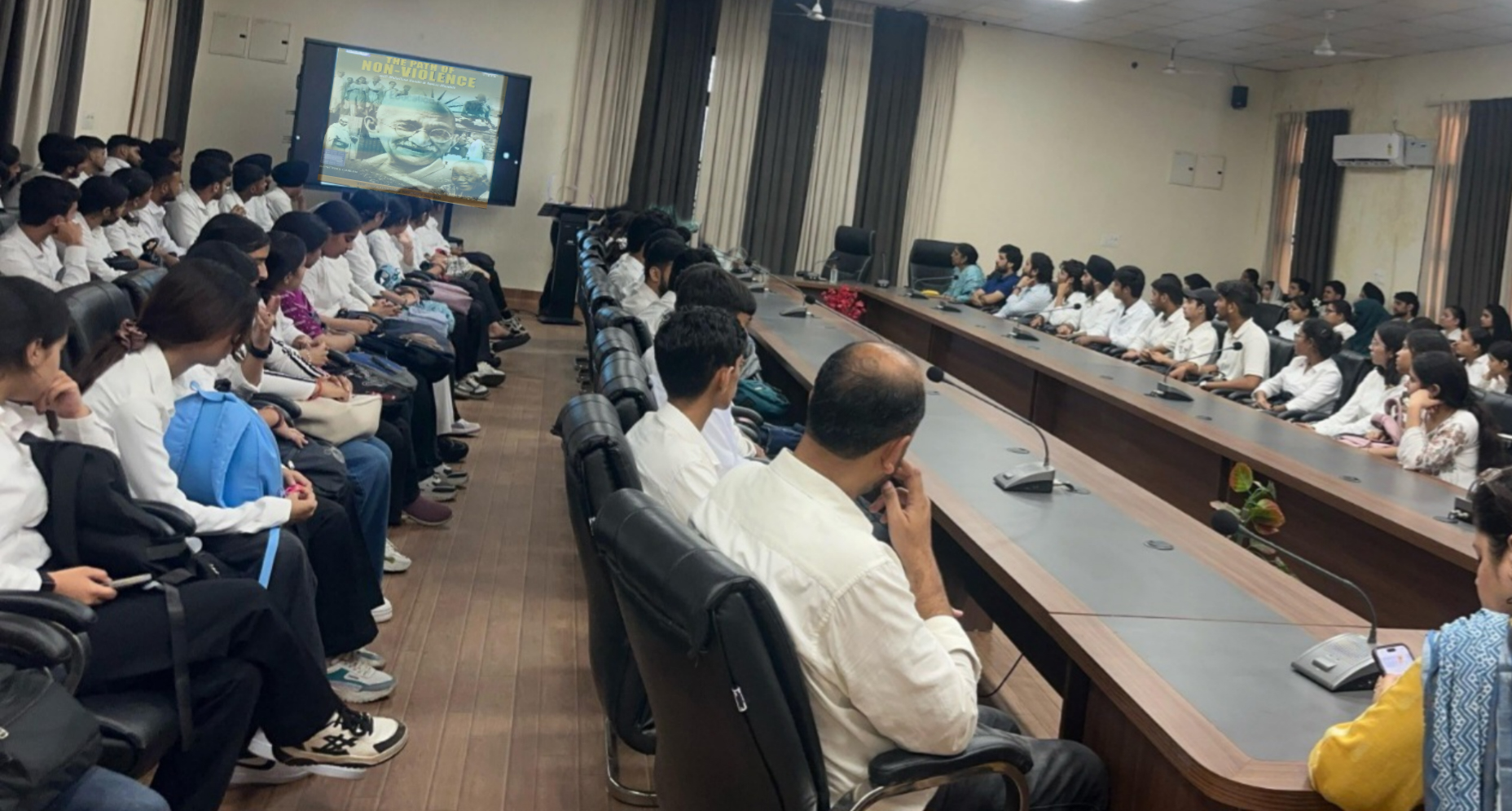 जीजीएम साइंस कॉलेज में सेवा पर्व अभियान का समापन, गांधी जी पर डॉक्यूमेंट्री फिल्म का विशेष प्रदर्शन