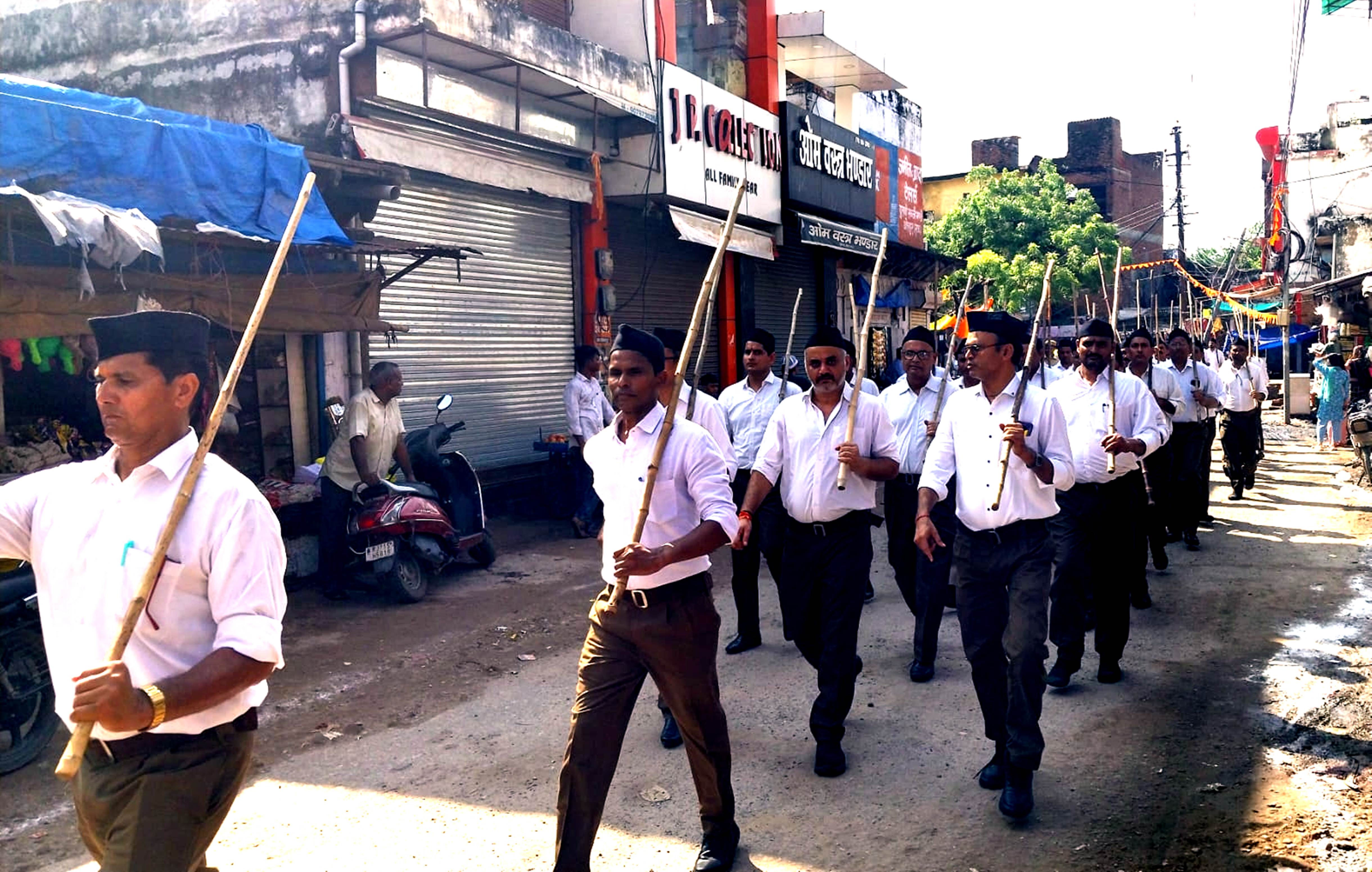 धौलपुर में राष्ट्रीय स्वयंसेवक संघ का निकला पथ संचलन